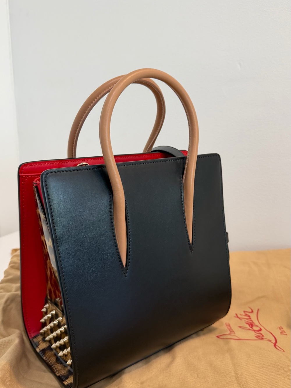 The Christian Louboutin Black Patent Paris Paloma Calf Bag - Picture 3 of 6
